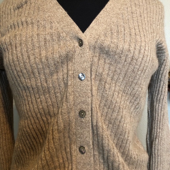 Mount Cashmere 100% Pure Cashmere Sweater - Picture 3 of 5